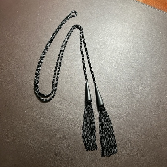 Kendra Scott Phara Lariat Necklace in Gunmetal - Picture 2 of 3